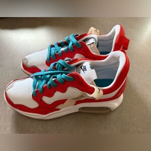 Nike Air Jordan MA2 Chile NEW!! Size 10 Red and White Shoes with Teal Accents
